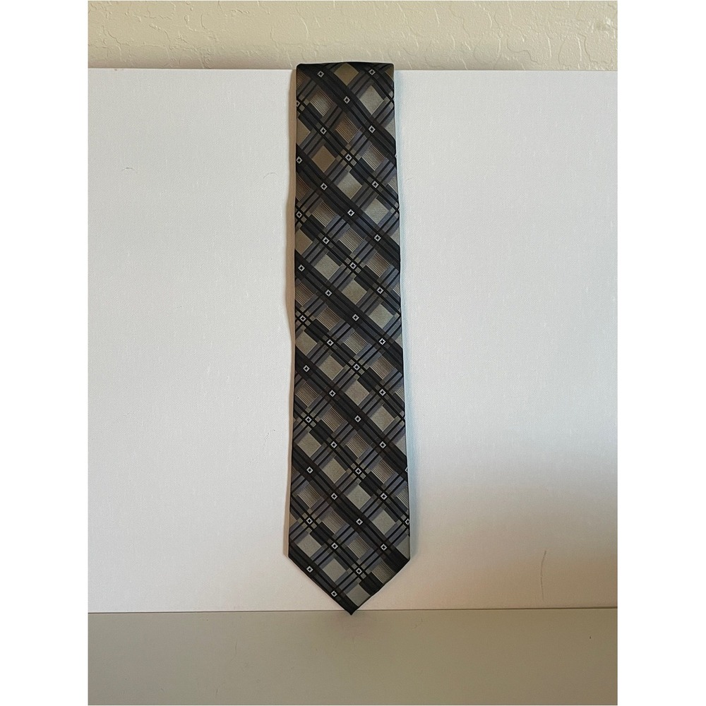 Platinum Designs Classic Plaid Men's Tie in Black and Gray